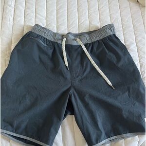VUORI SHORTS